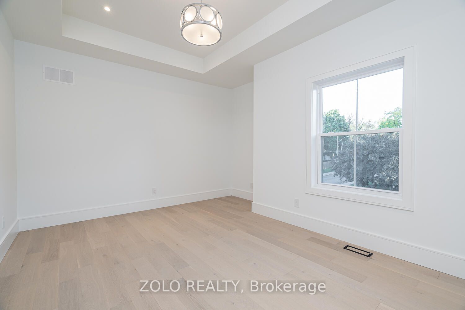 38 Mark St