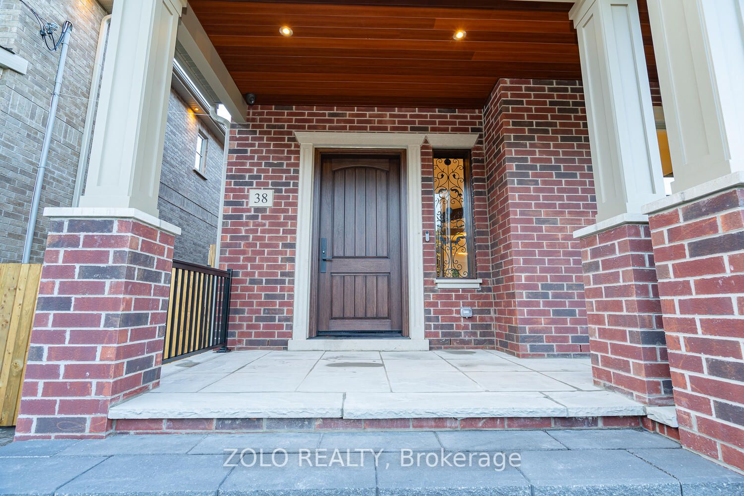 38 Mark St