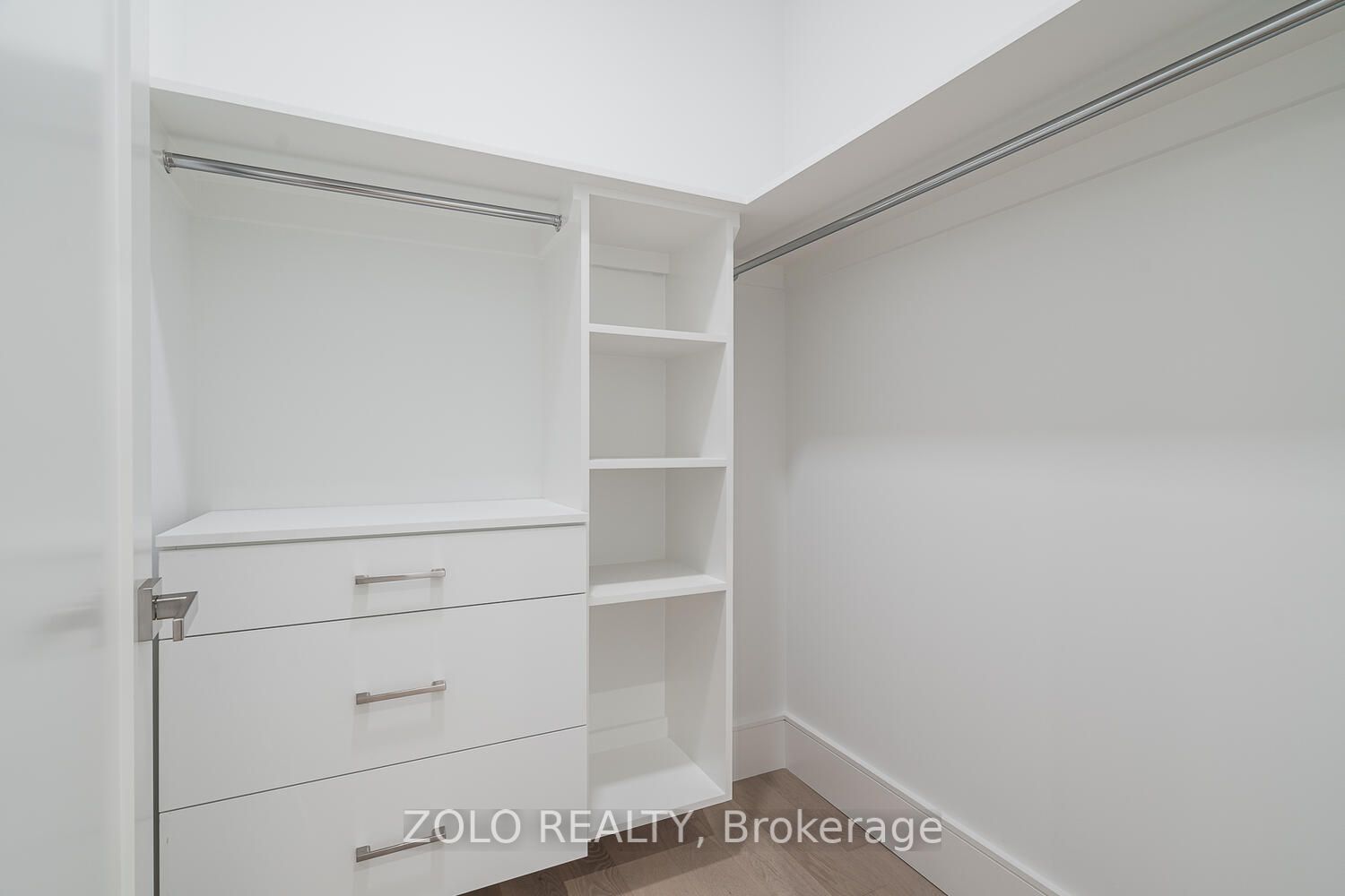 38 Mark St