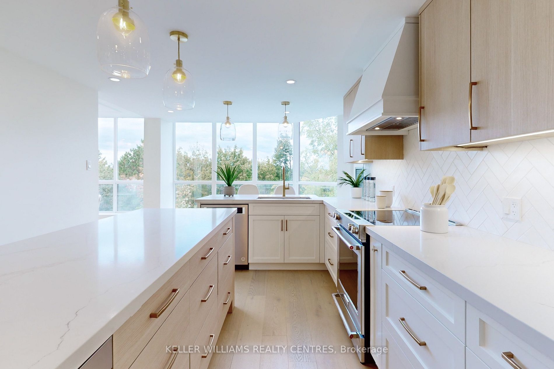 14924 Yonge St, #523