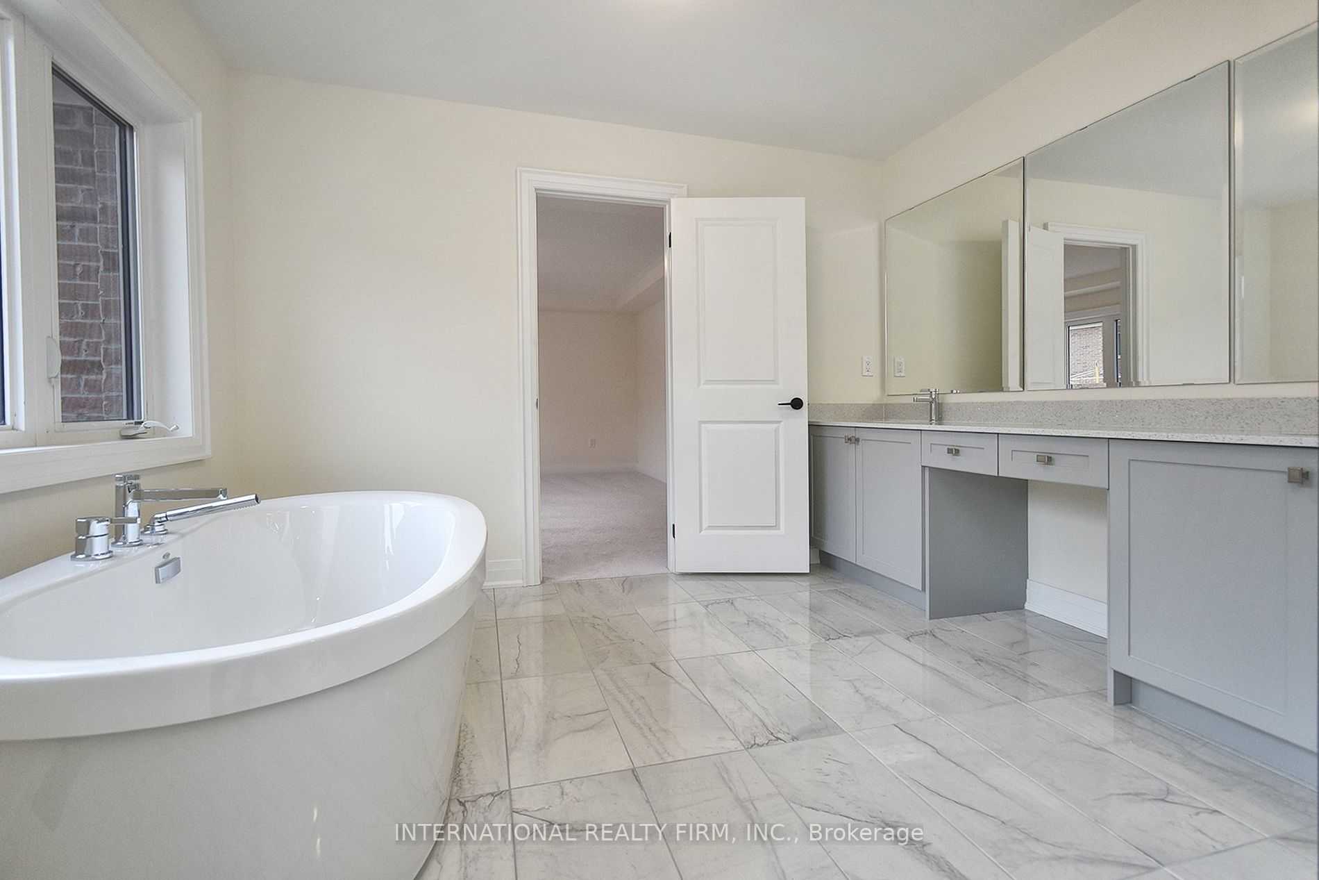51 Bowline Vista St