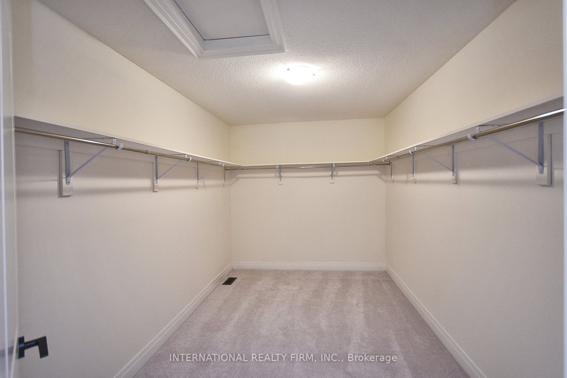51 Bowline Vista St