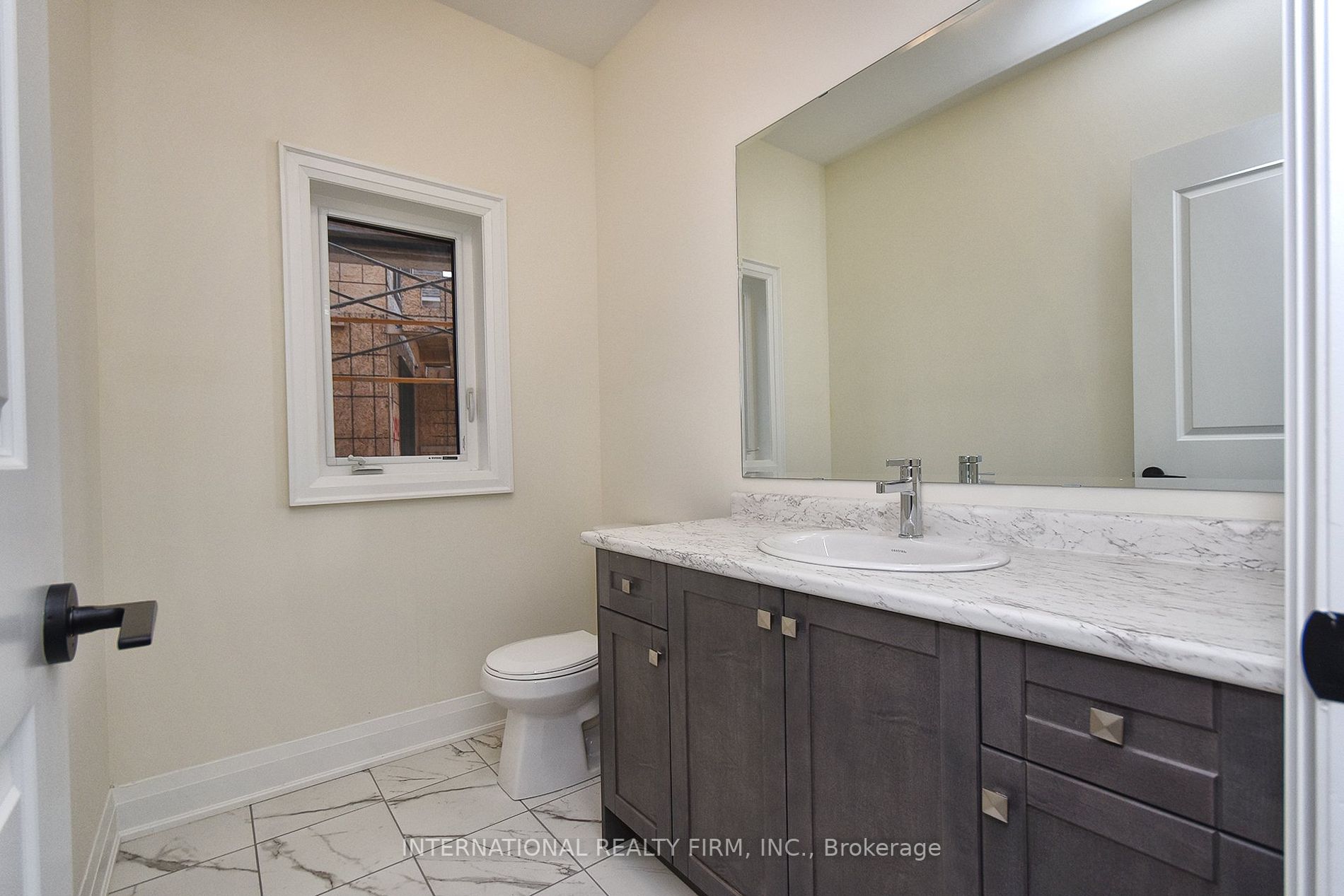51 Bowline Vista St