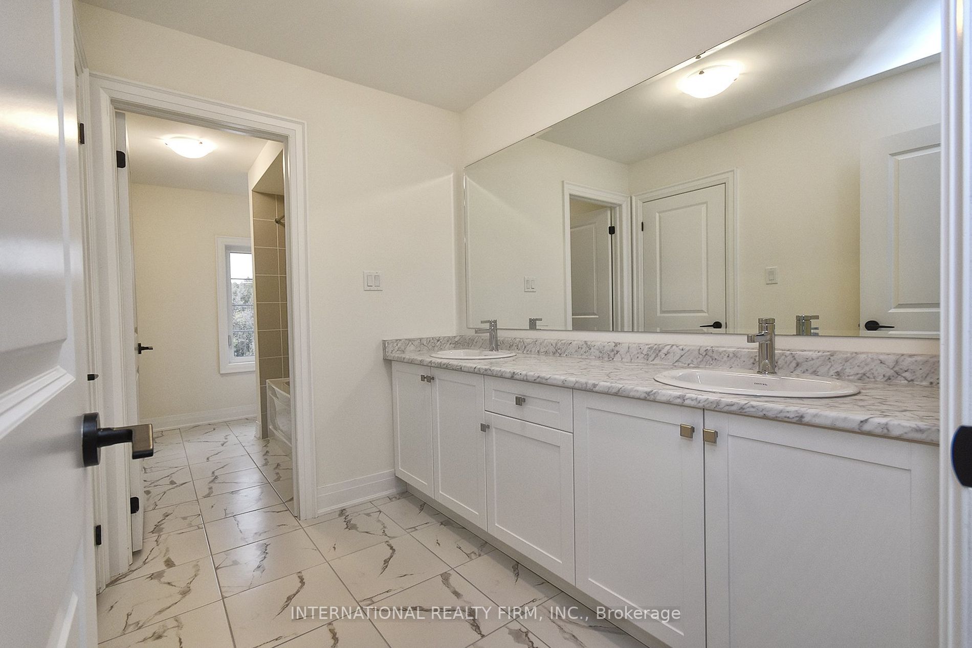 51 Bowline Vista St