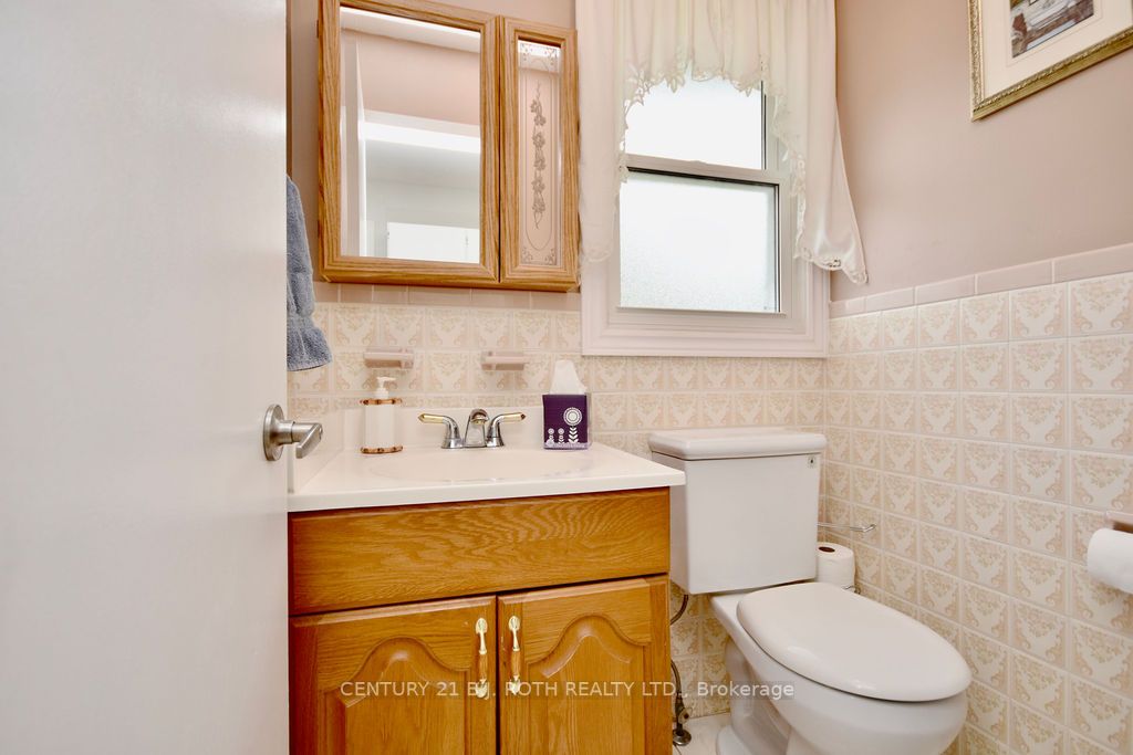 5 Ellen St