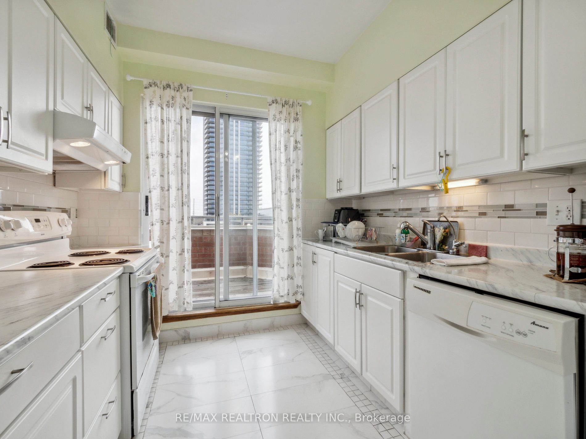 9 Chalmers Rd, #Ph4