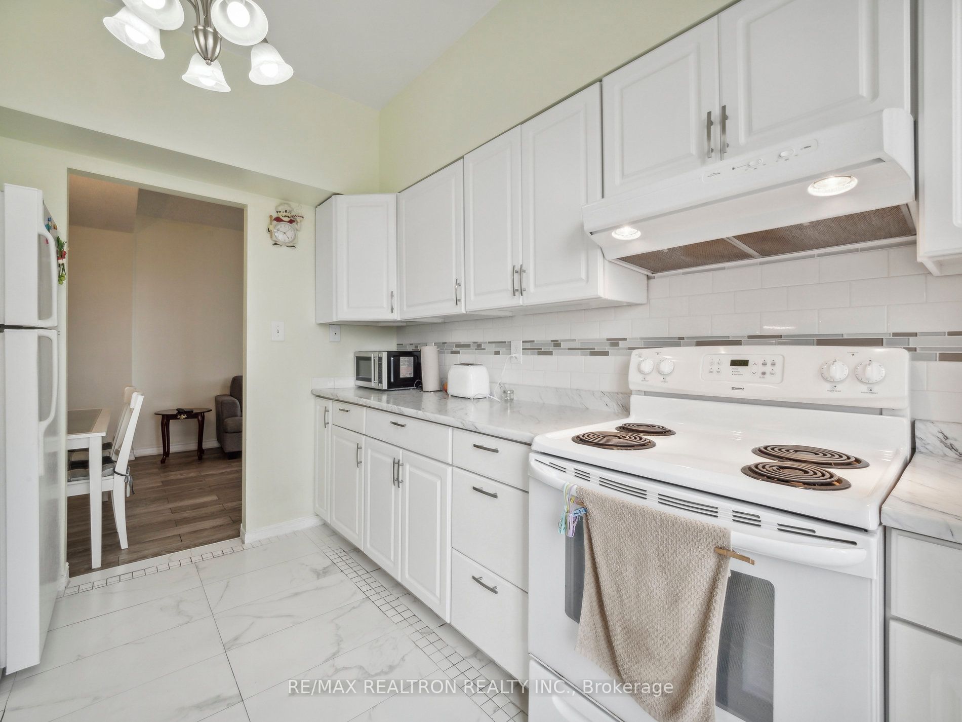 9 Chalmers Rd, #Ph4