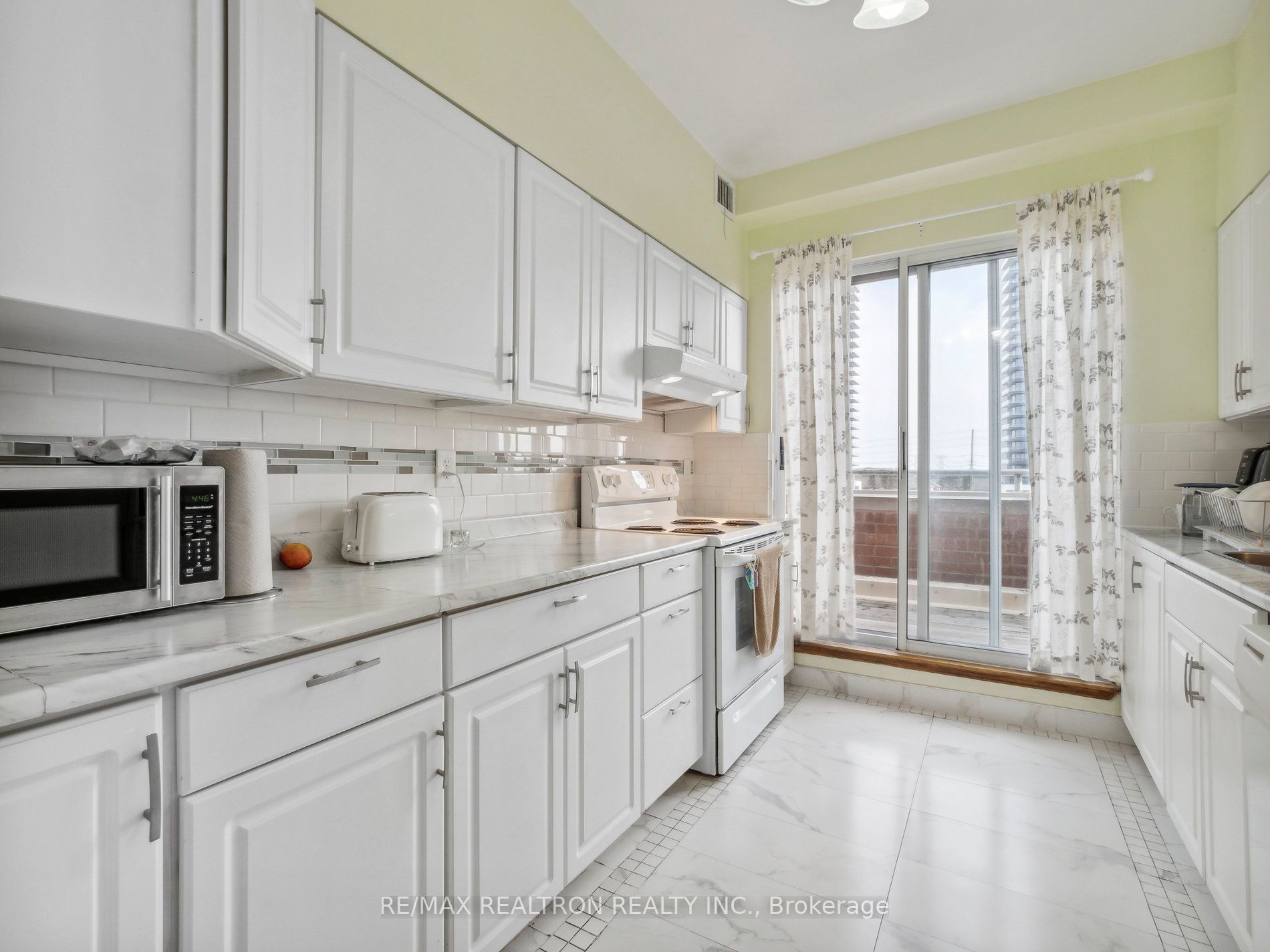 9 Chalmers Rd, #Ph4