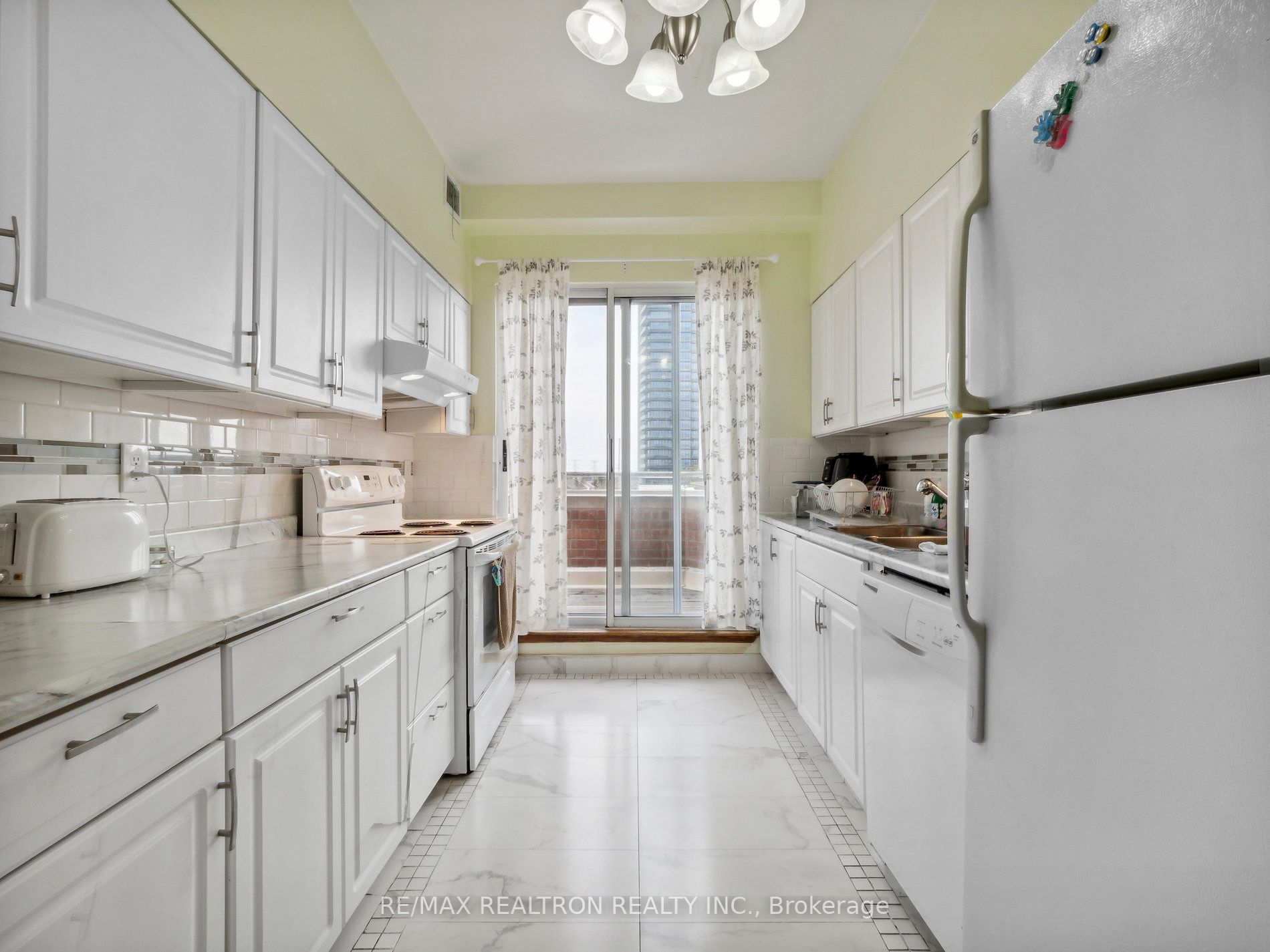 9 Chalmers Rd, #Ph4