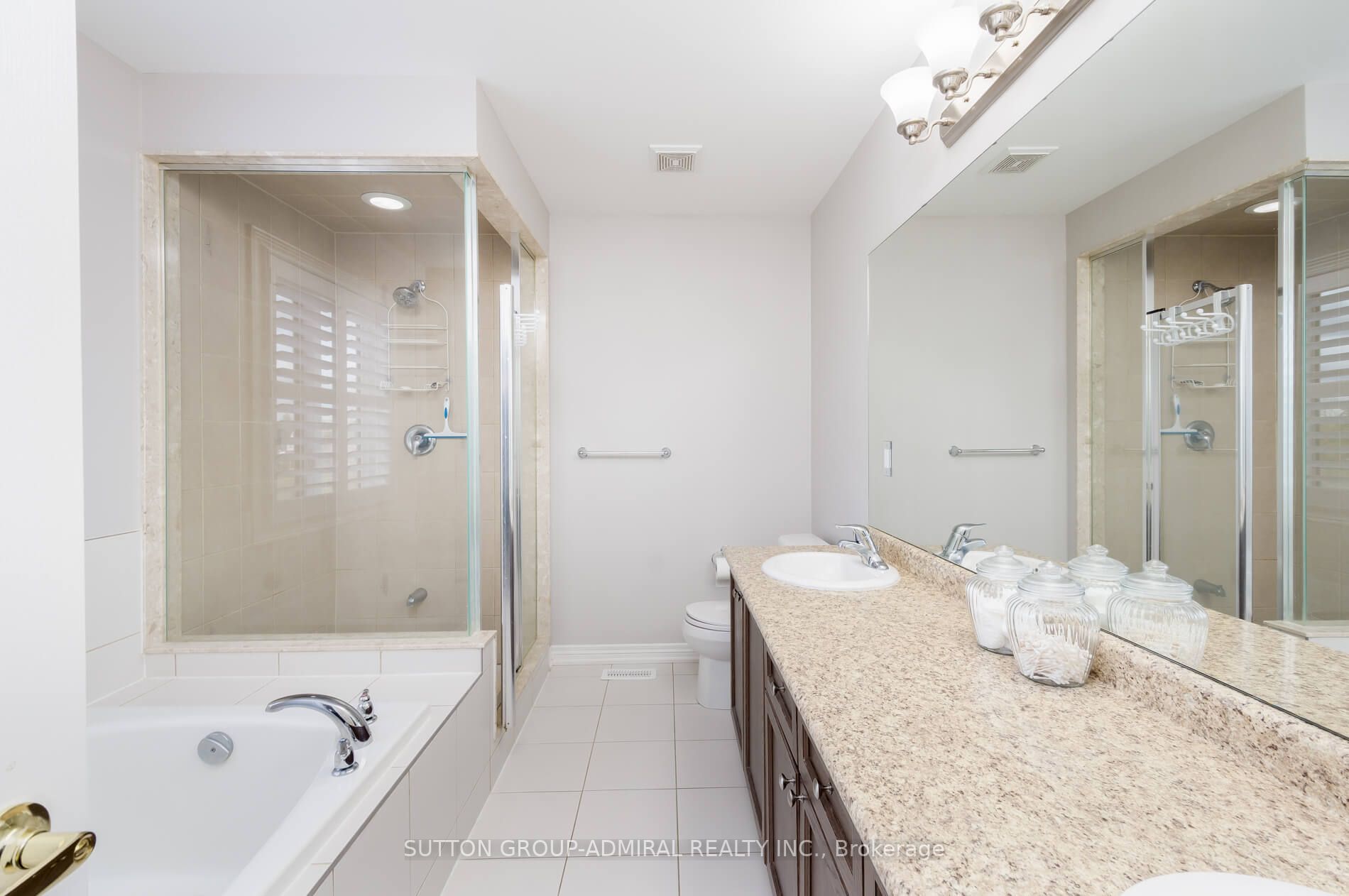 10 Mandley St