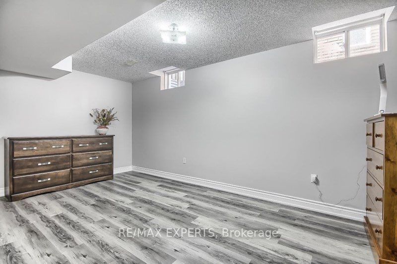56 Metcalfe Dr
