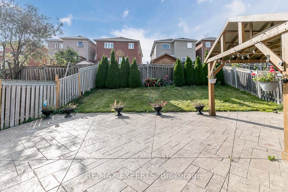 56 Metcalfe Dr