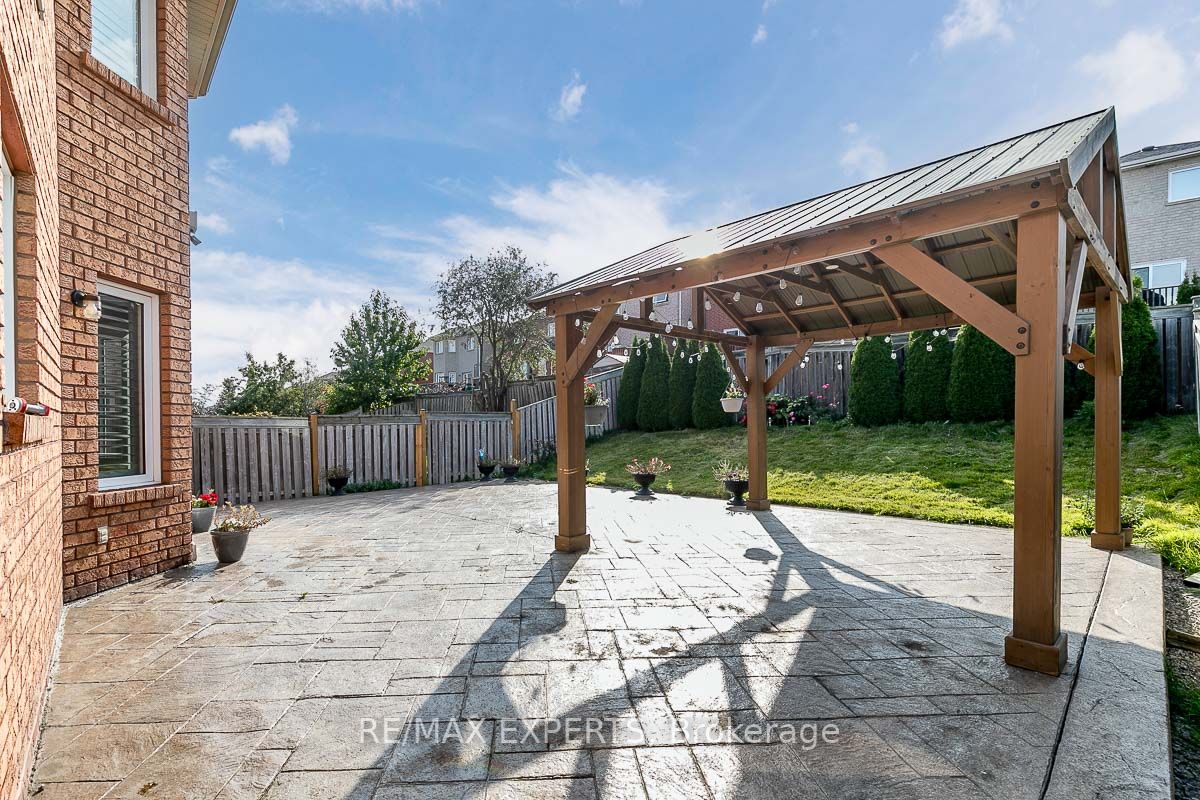 56 Metcalfe Dr