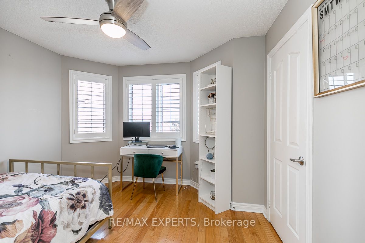 56 Metcalfe Dr