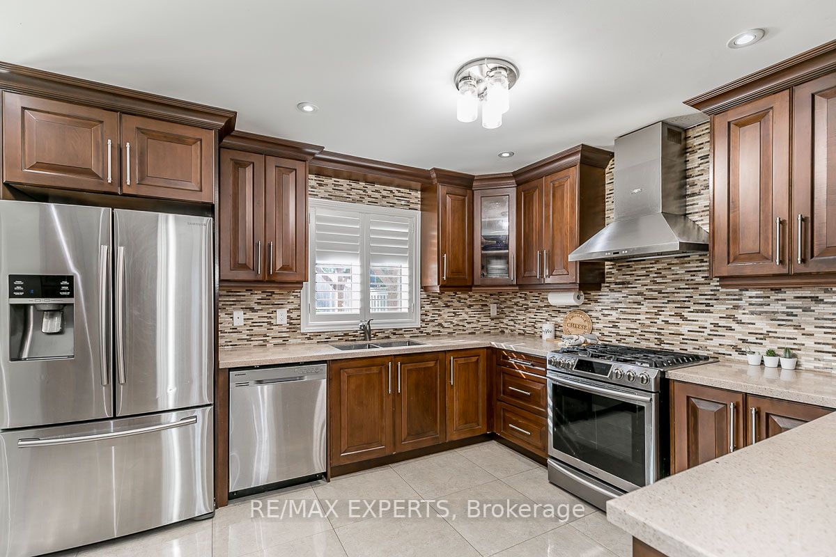 56 Metcalfe Dr