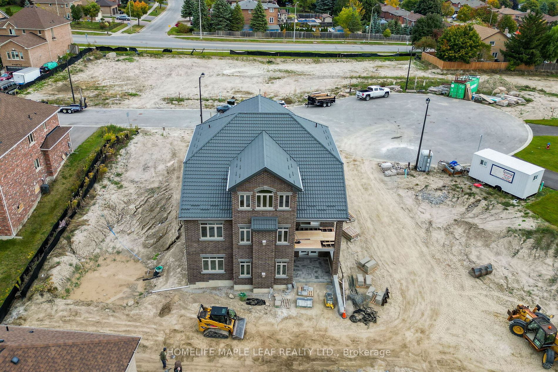 33 W.Dykie Crt E