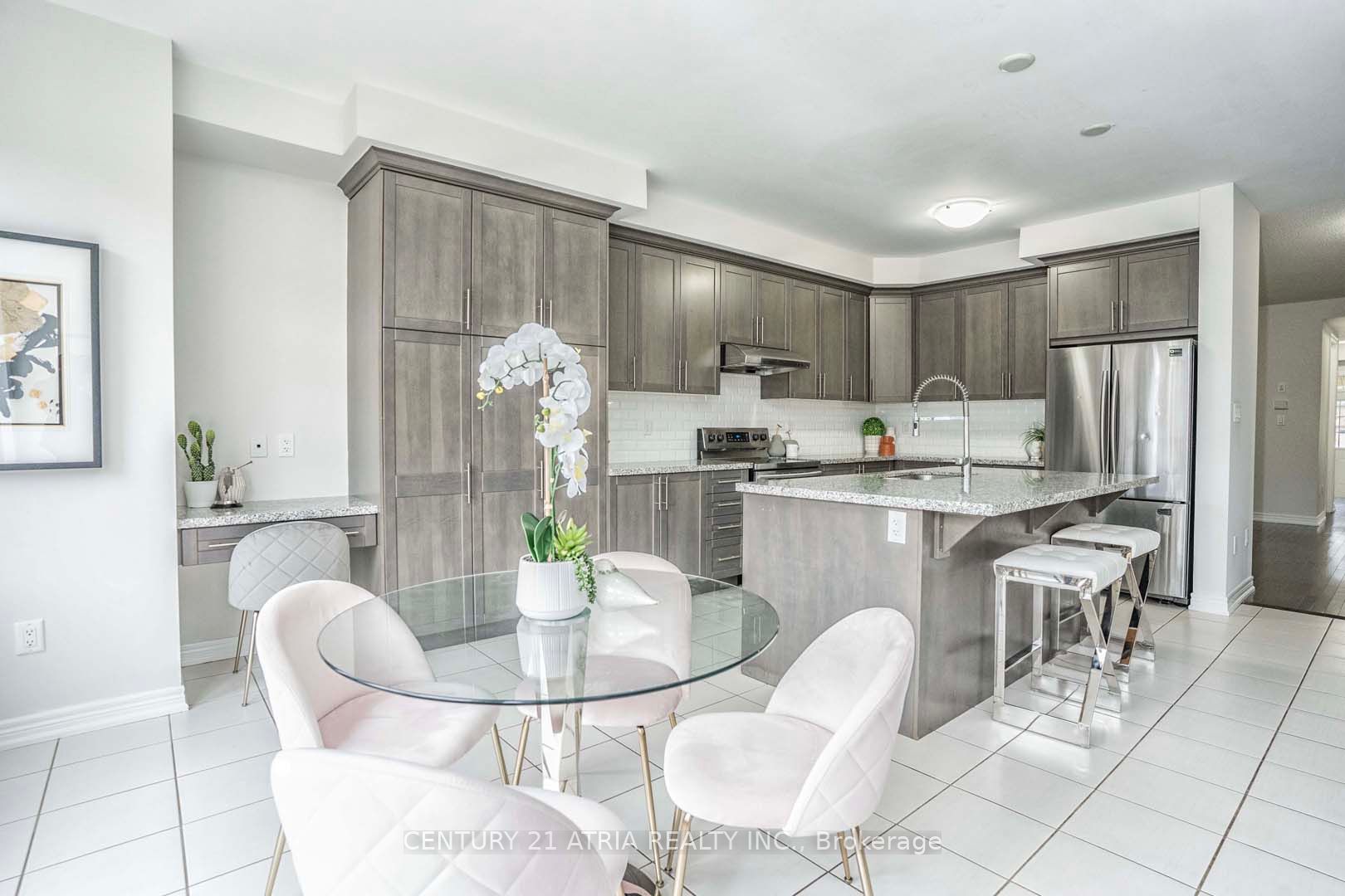 38 Boone Cres
