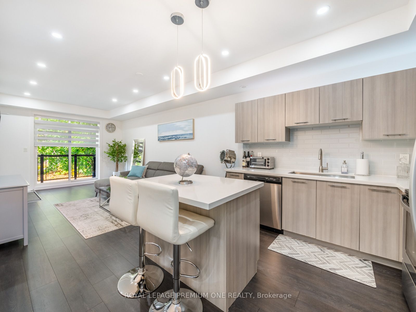 199 Pine Grove Rd, #322