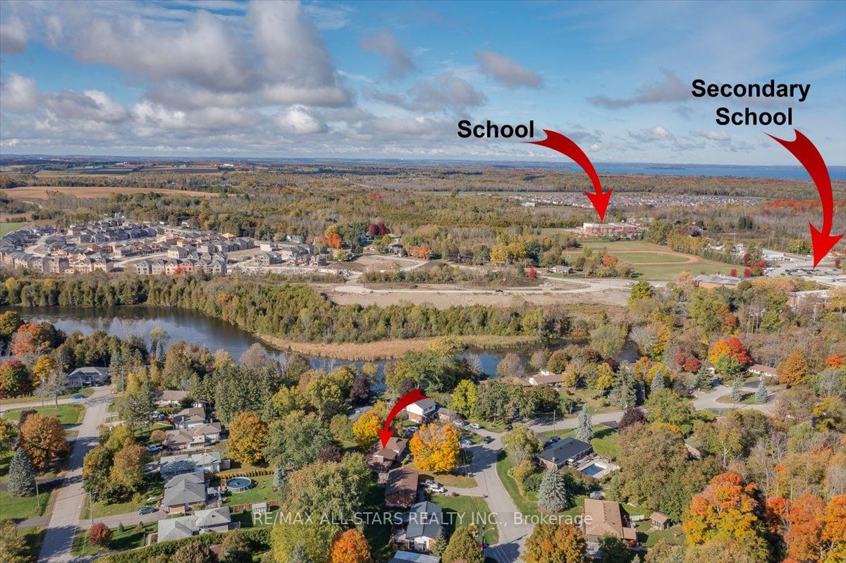 32 Garrett Dr
