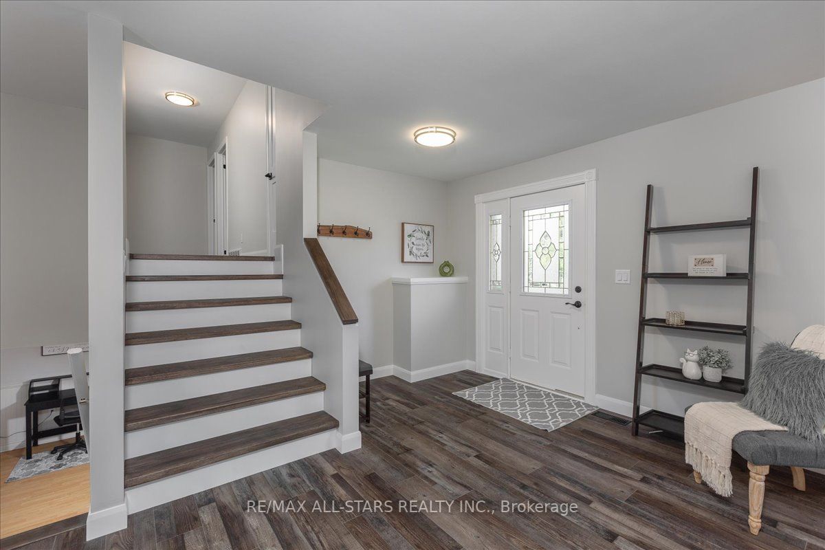 32 Garrett Dr
