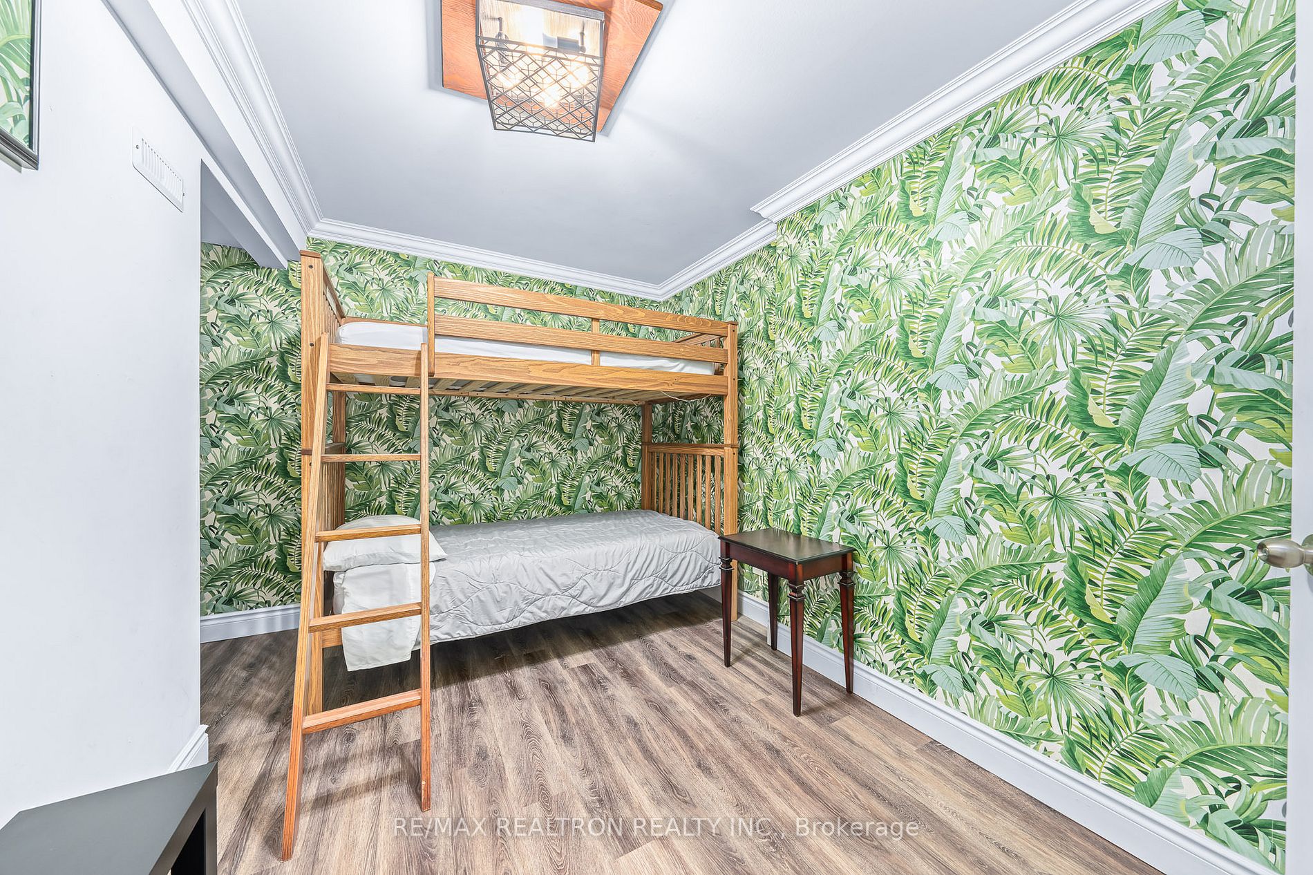 31 Westbourne Crt
