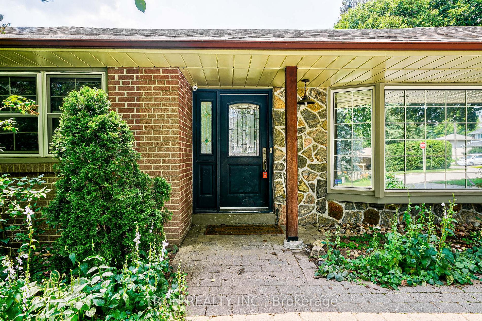 123 Sherwood Forest Drive