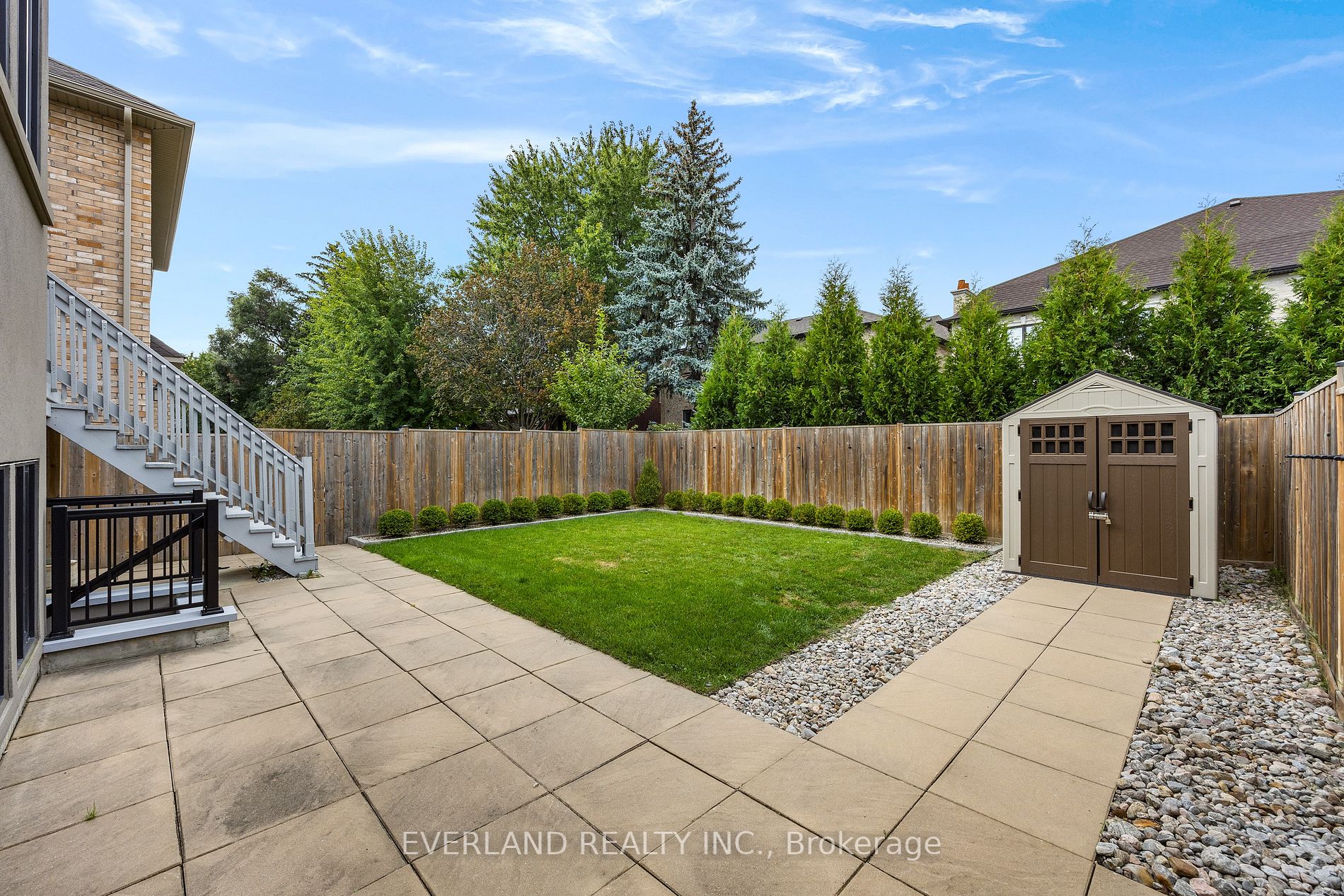 196 Townsgate Dr