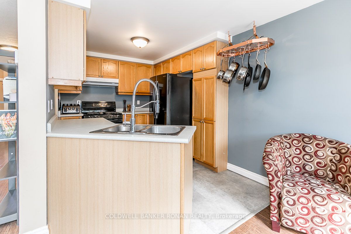 103 Albert St E