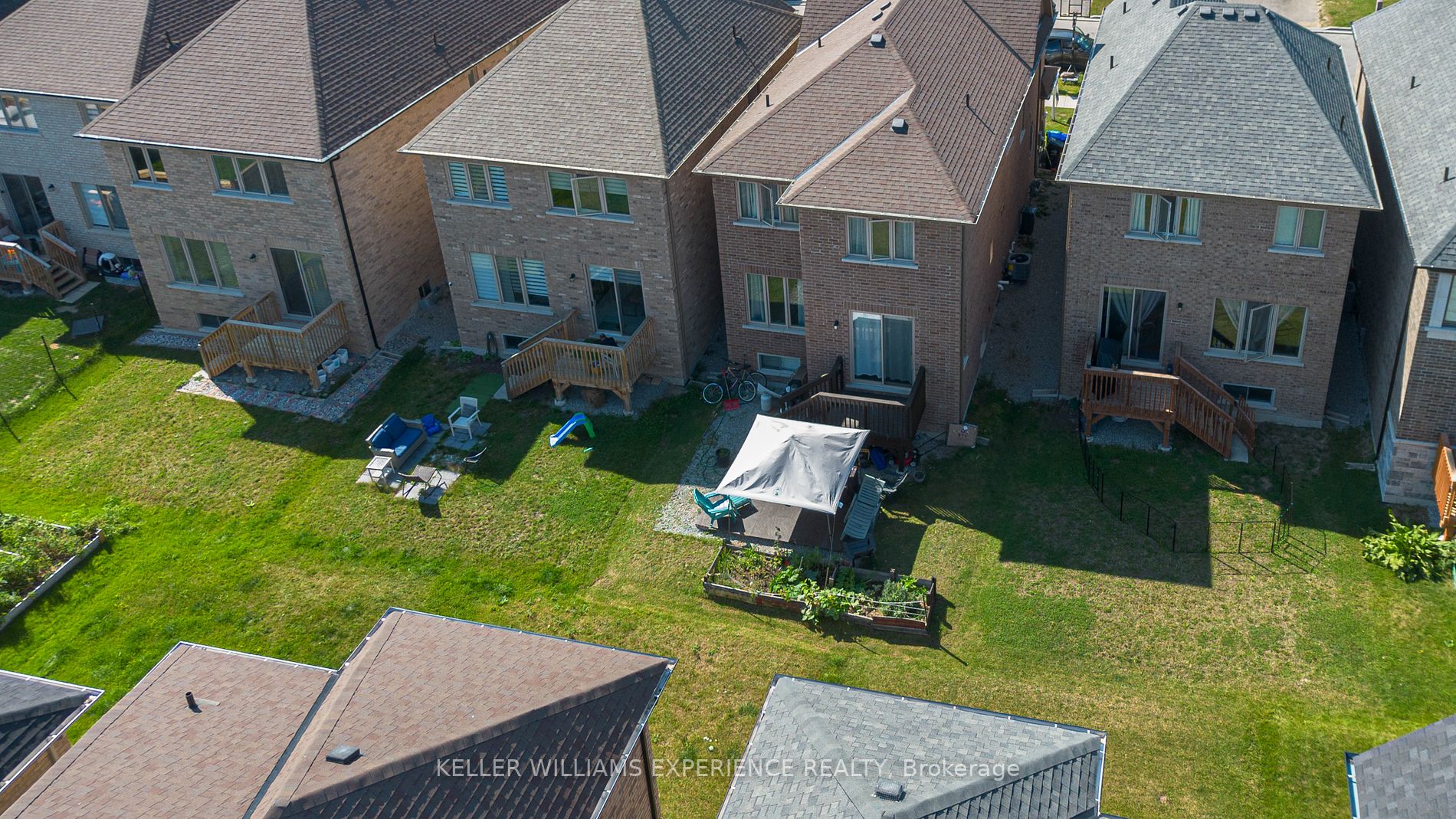 1995 Mcneil St E