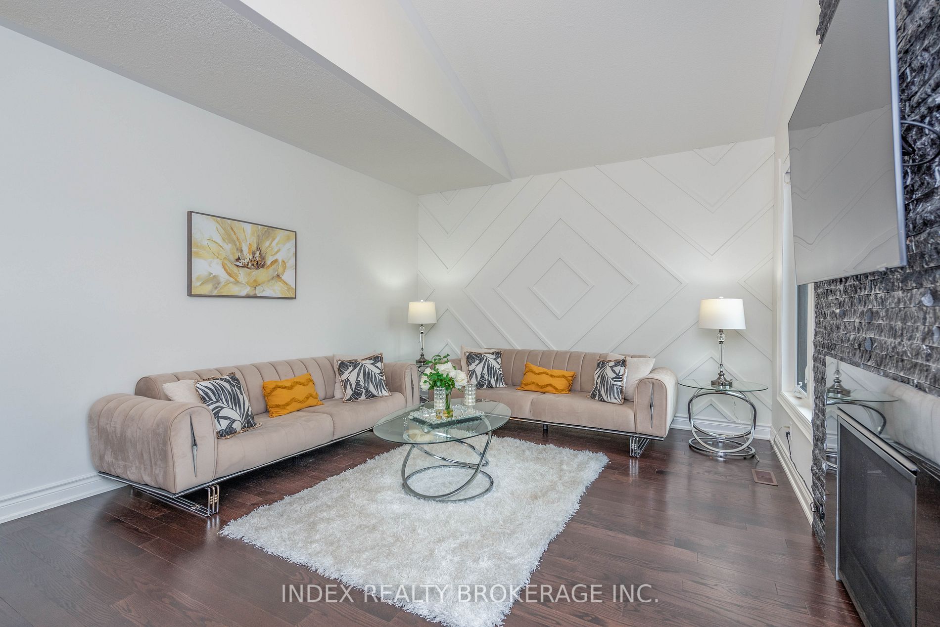 14 Empire Drive