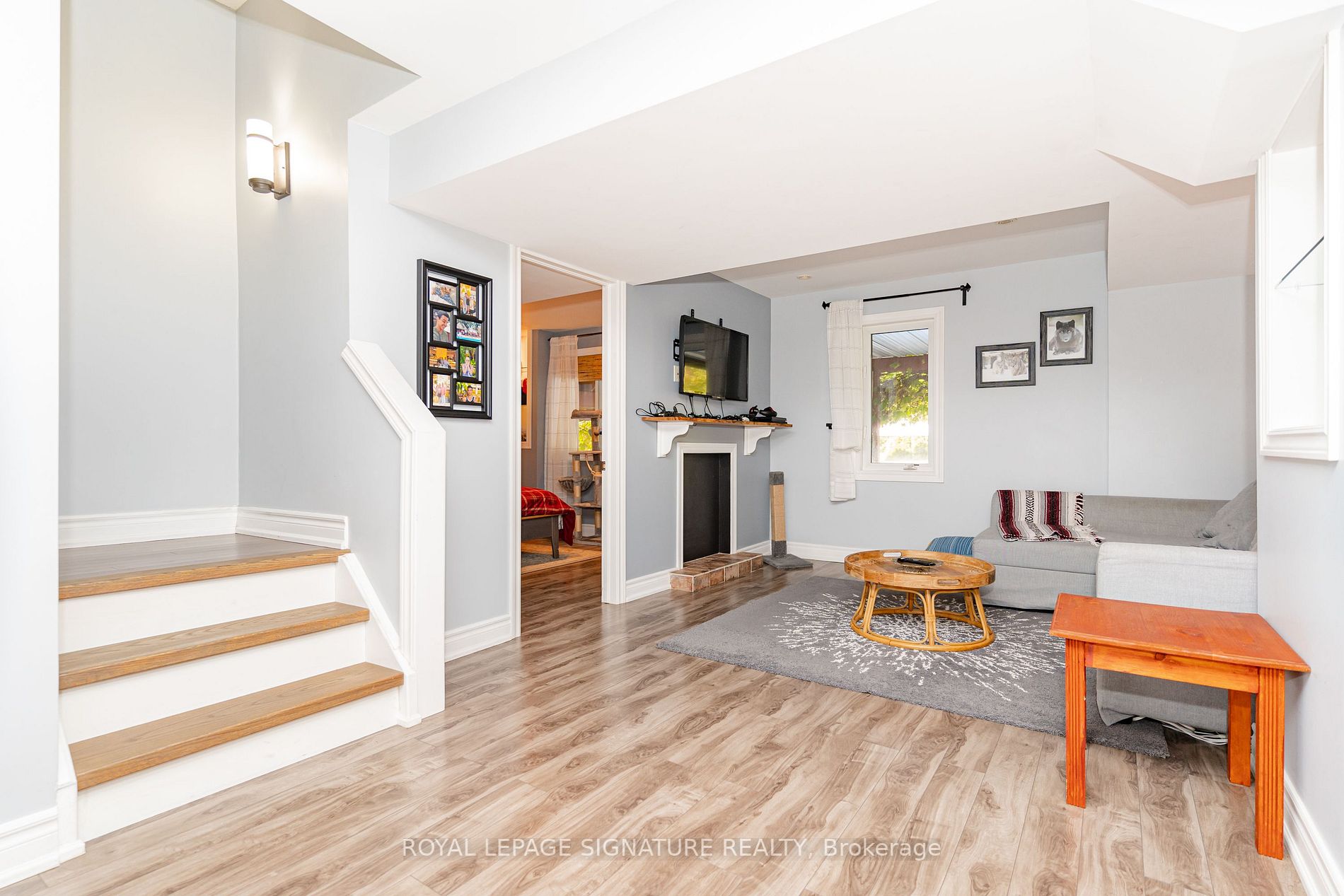 314 King St E