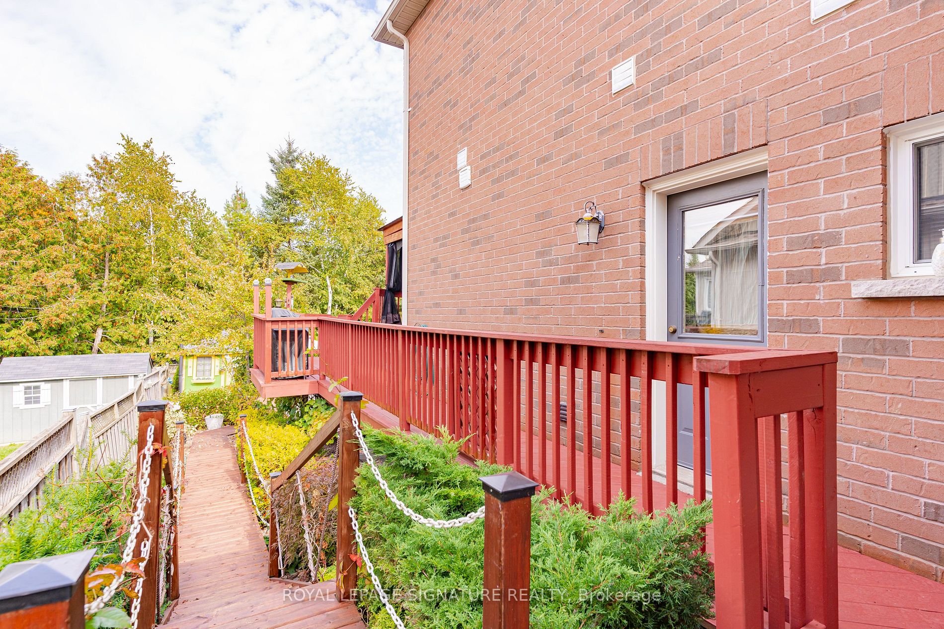 314 King St E
