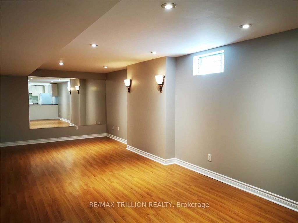 14 Greenhill Ave, #Bsmt