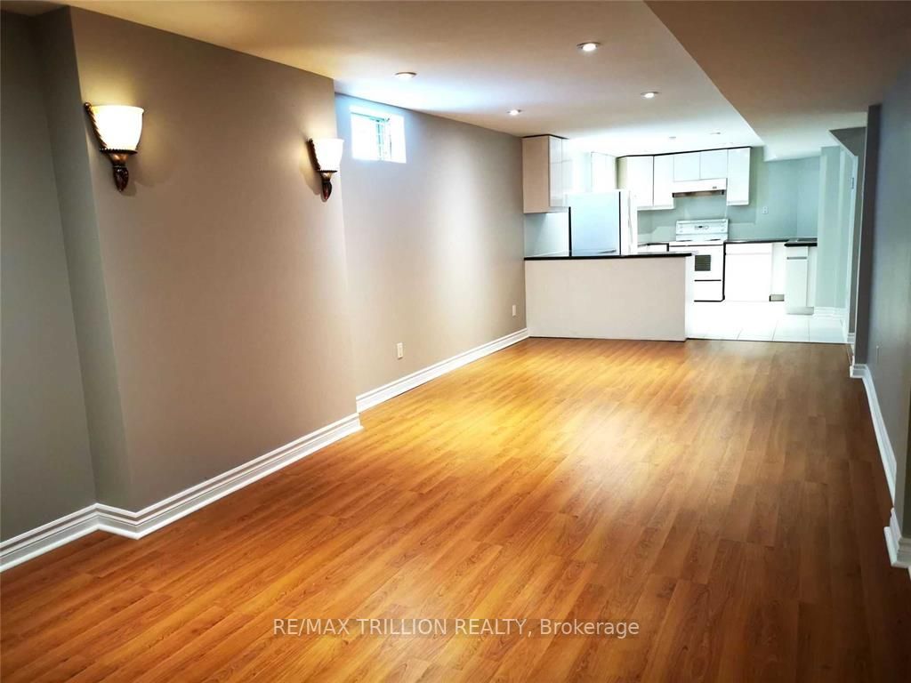 14 Greenhill Ave, #Bsmt