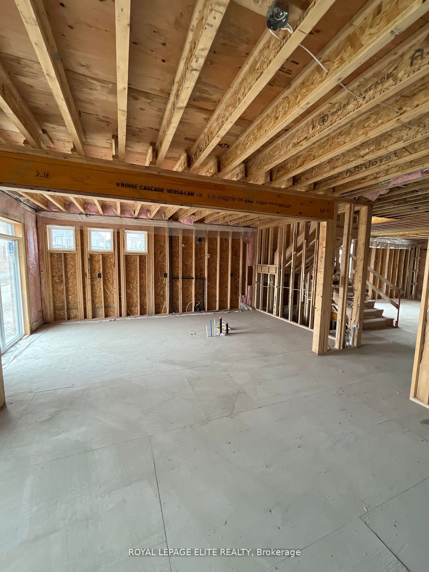 7 Abeam St