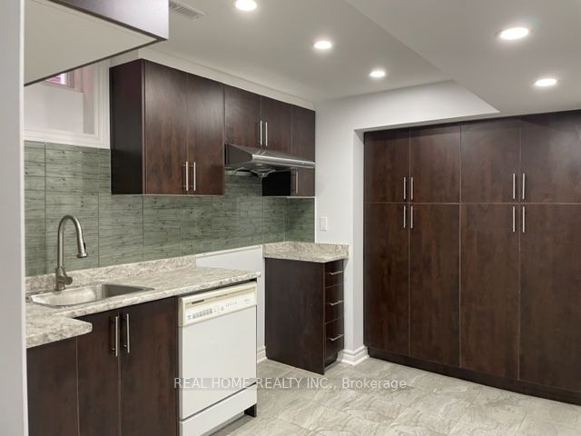 31 Prince Dr
