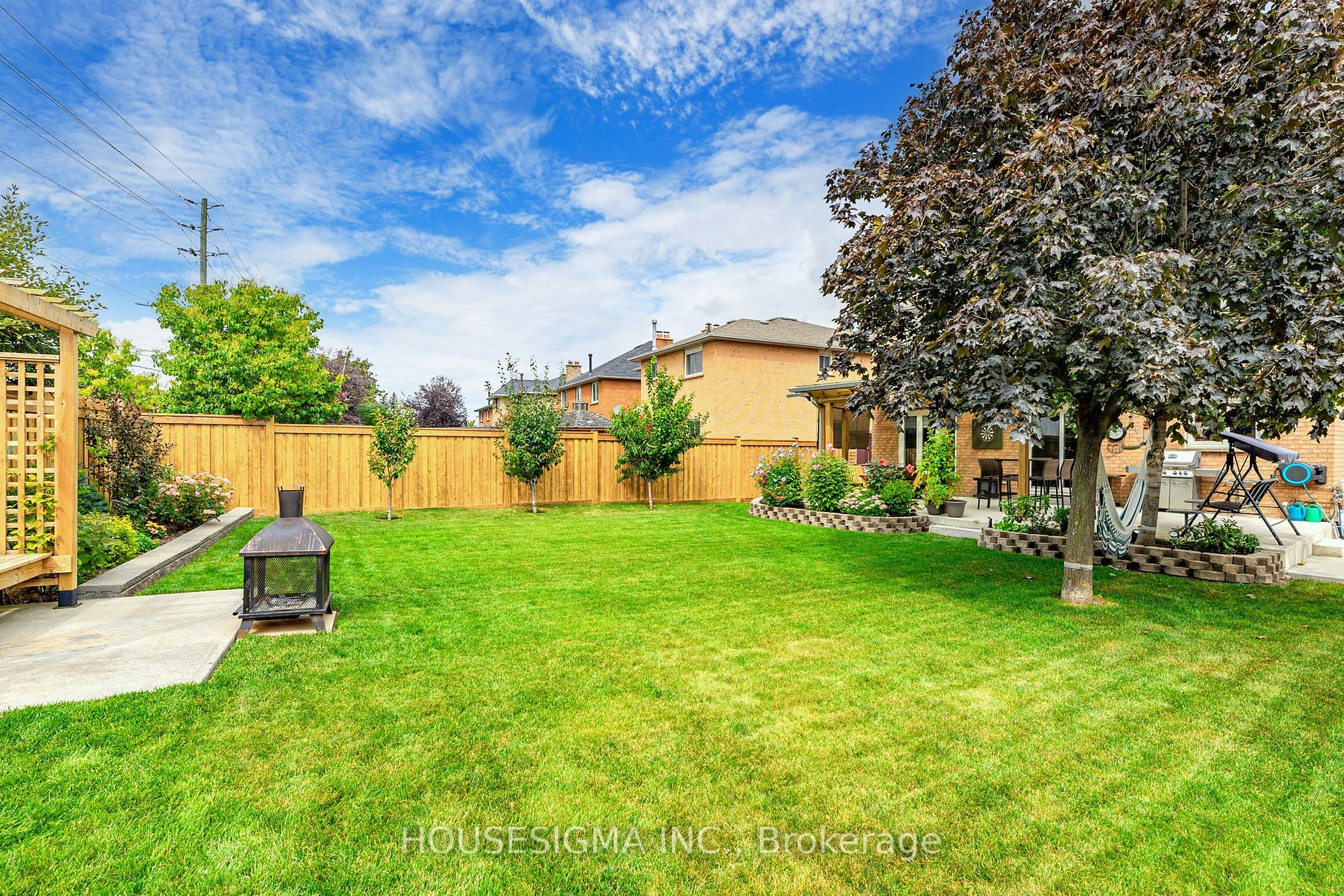 42 View North Crt