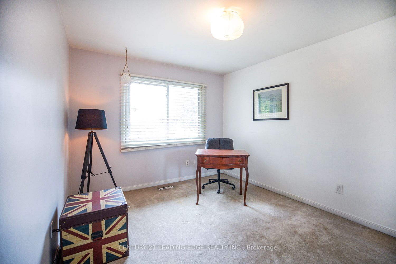 11 Thornbay Drive
