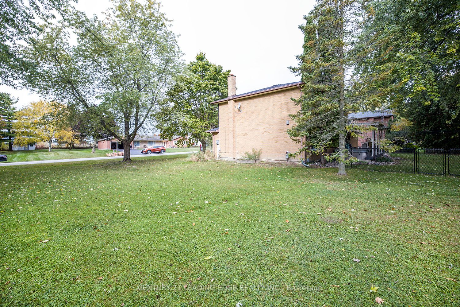 11 Thornbay Drive