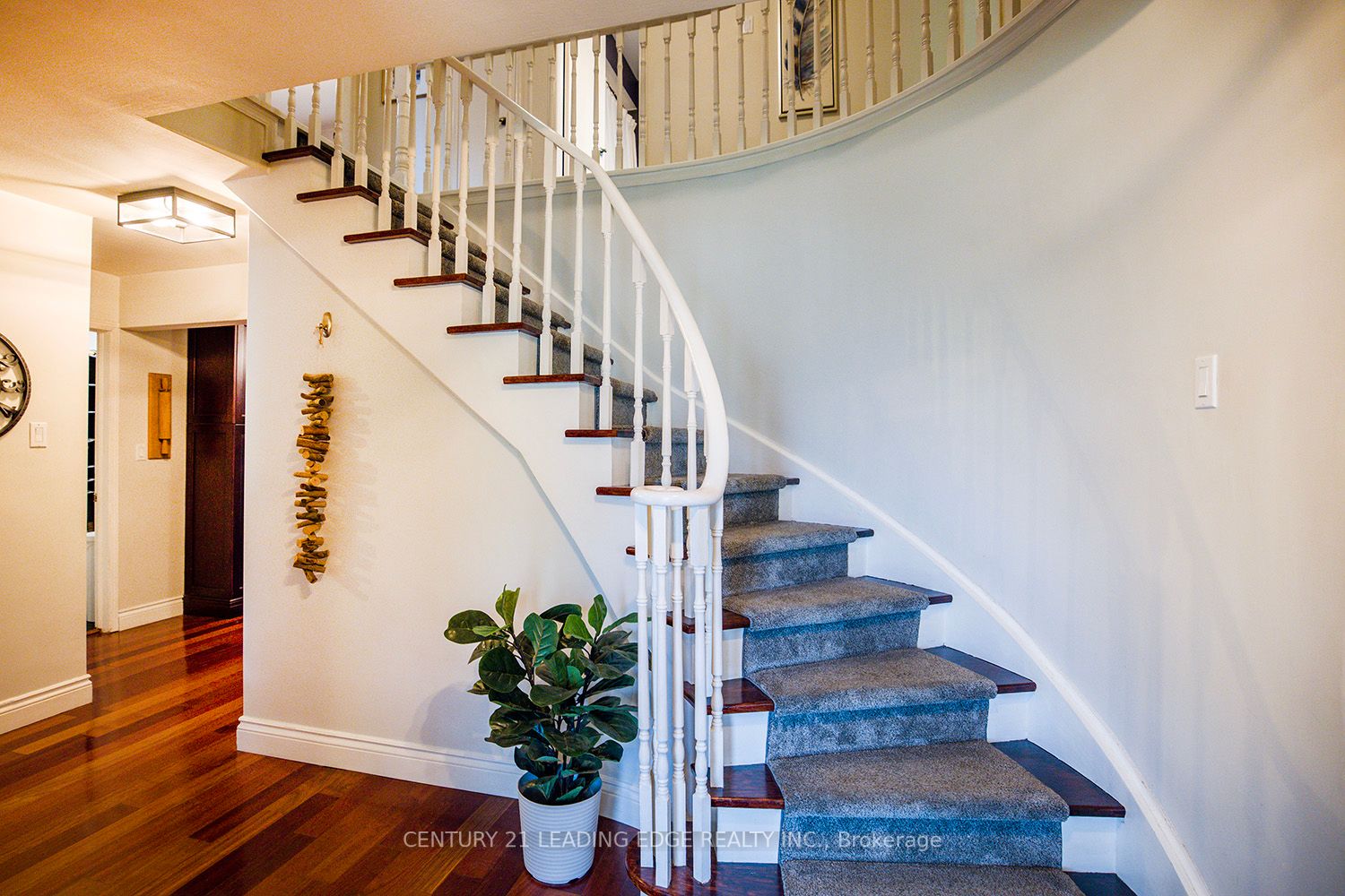11 Thornbay Drive