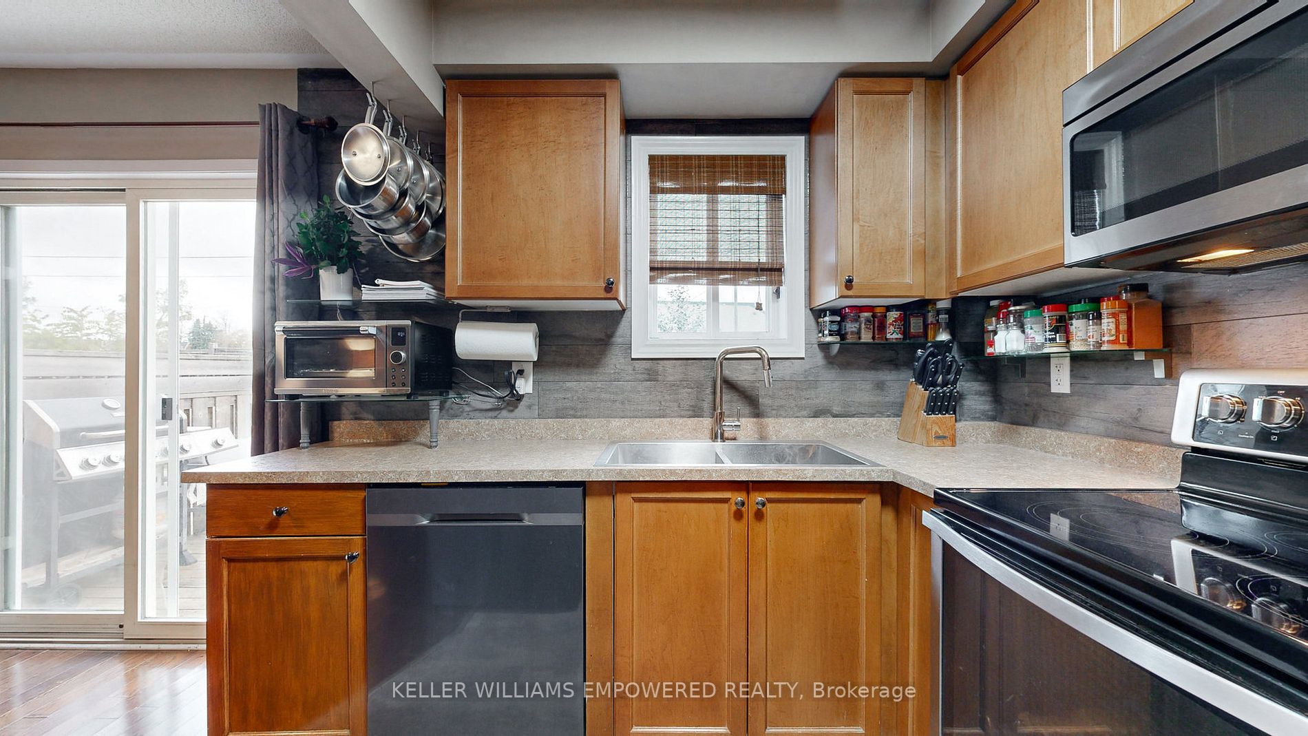 229 Stonebriar Dr