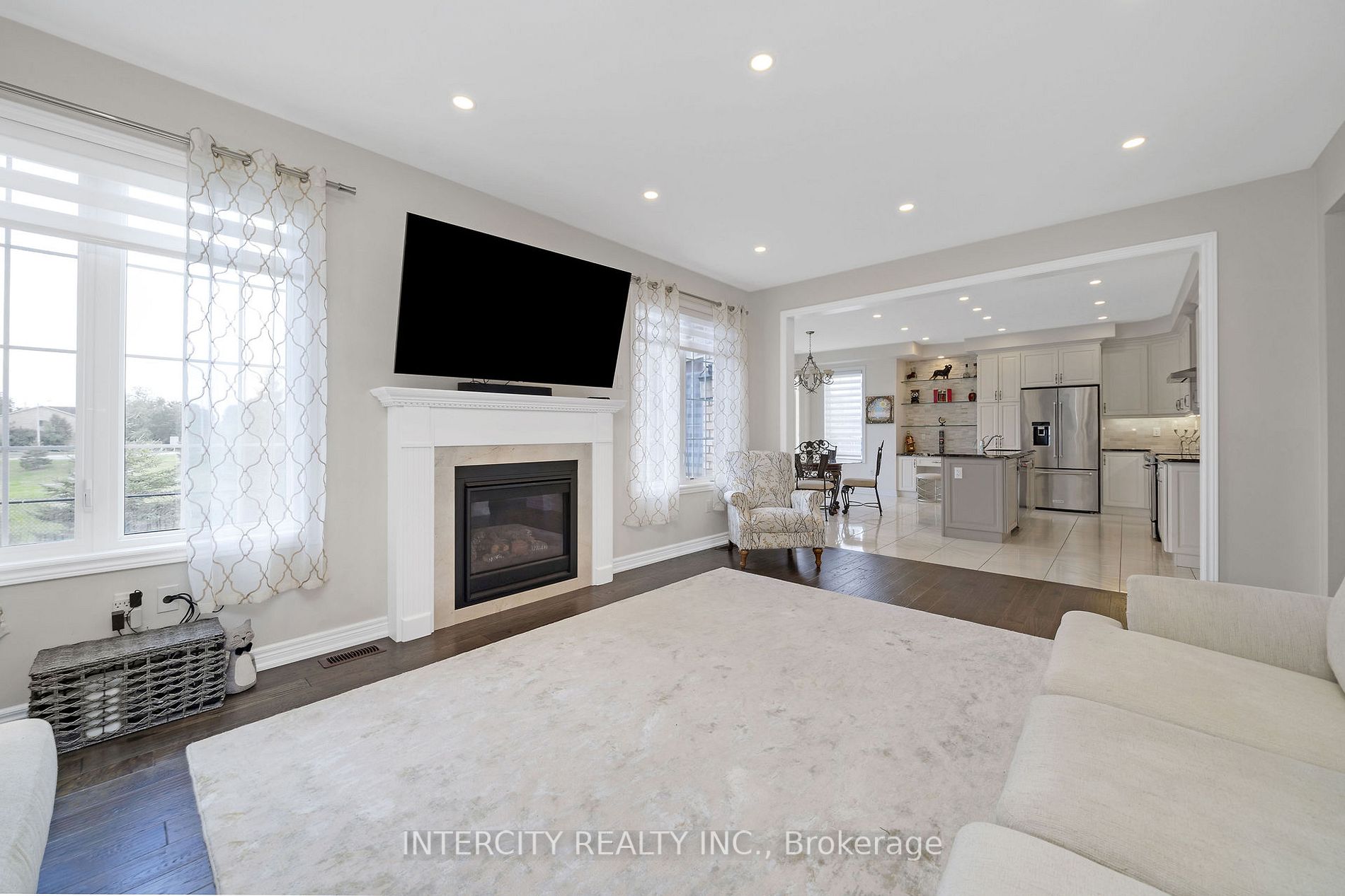 17 Flay Crt