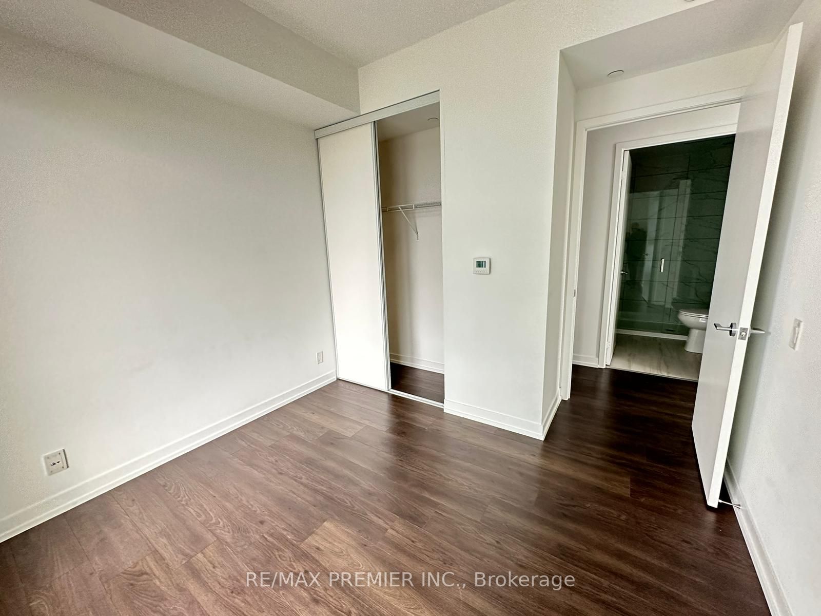 950 Portage Pkwy, #2902