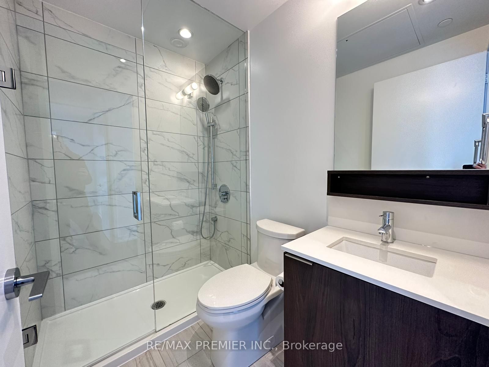 950 Portage Pkwy, #2902