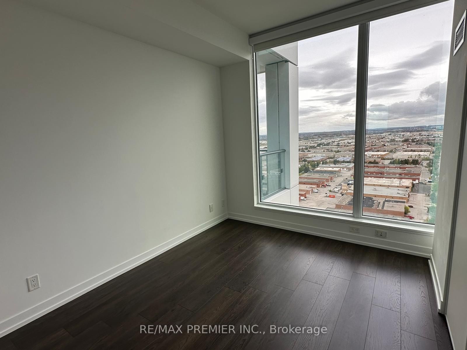 950 Portage Pkwy, #2902