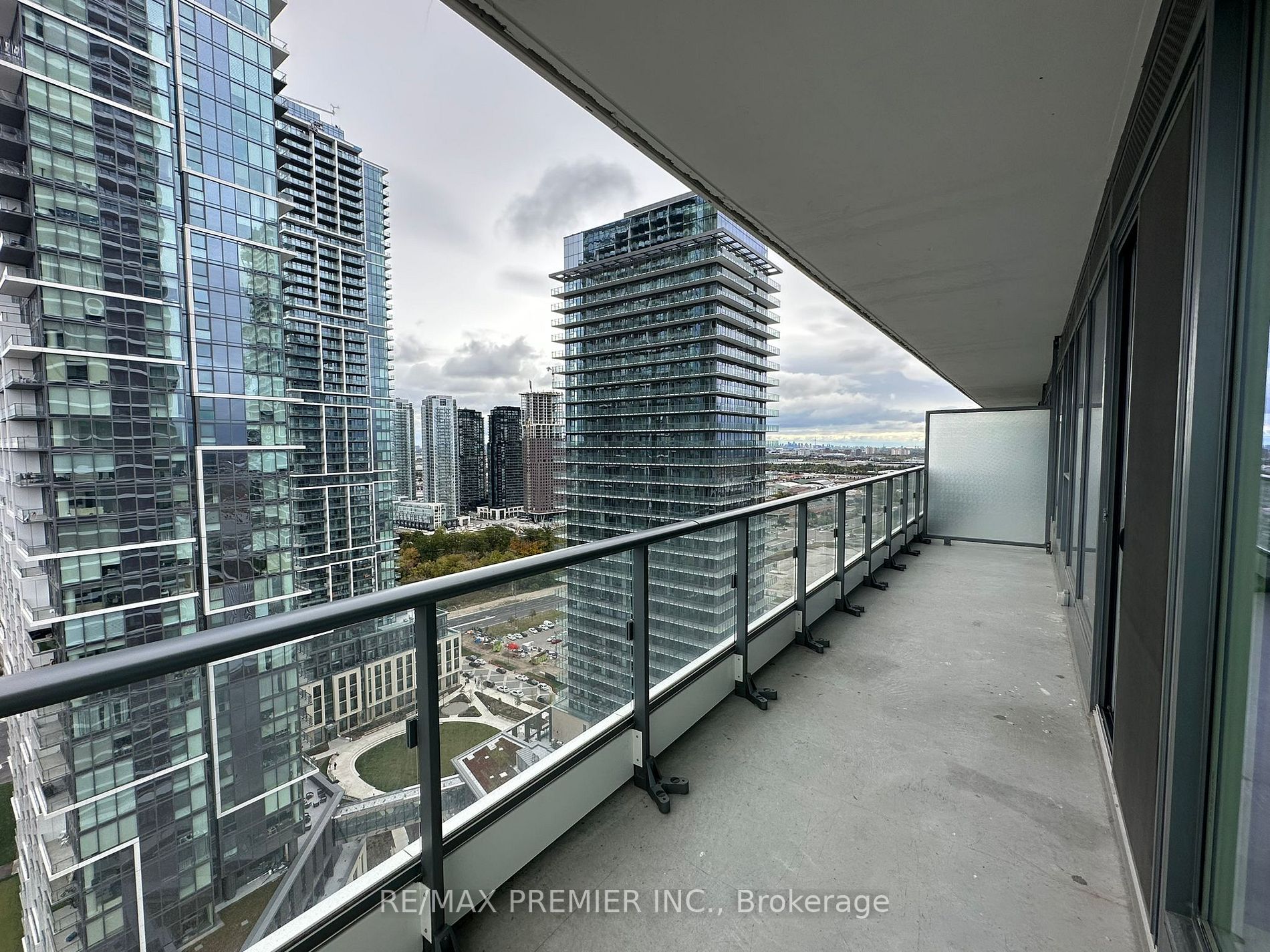 950 Portage Pkwy, #2902