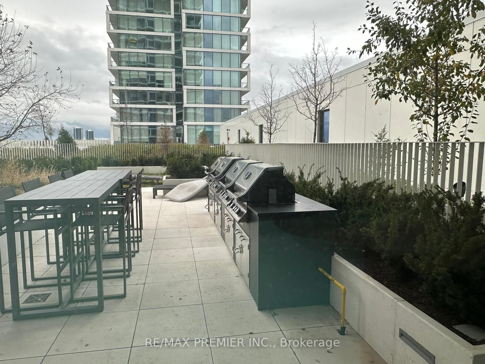 950 Portage Pkwy, #2902