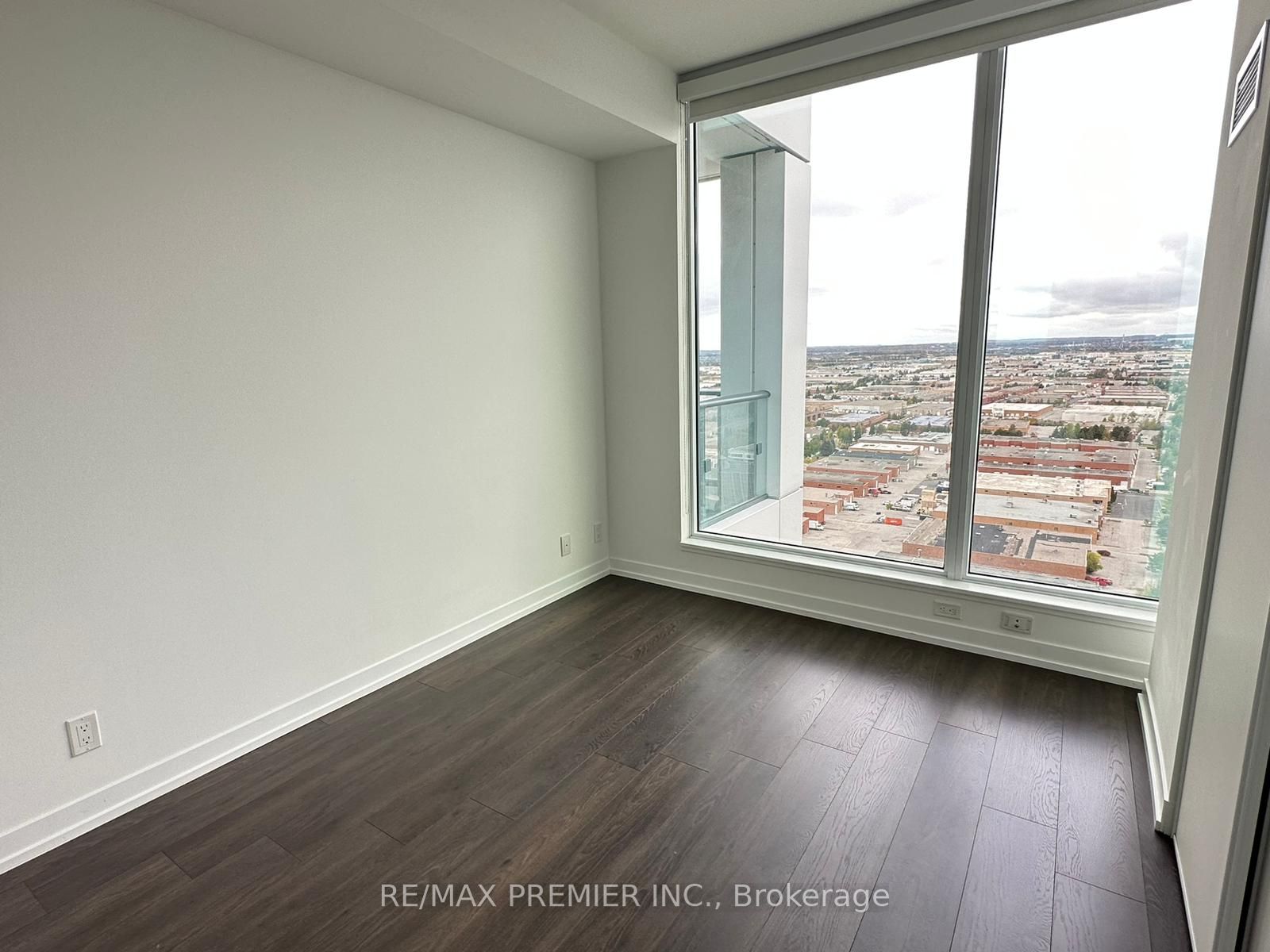 950 Portage Pkwy, #2902
