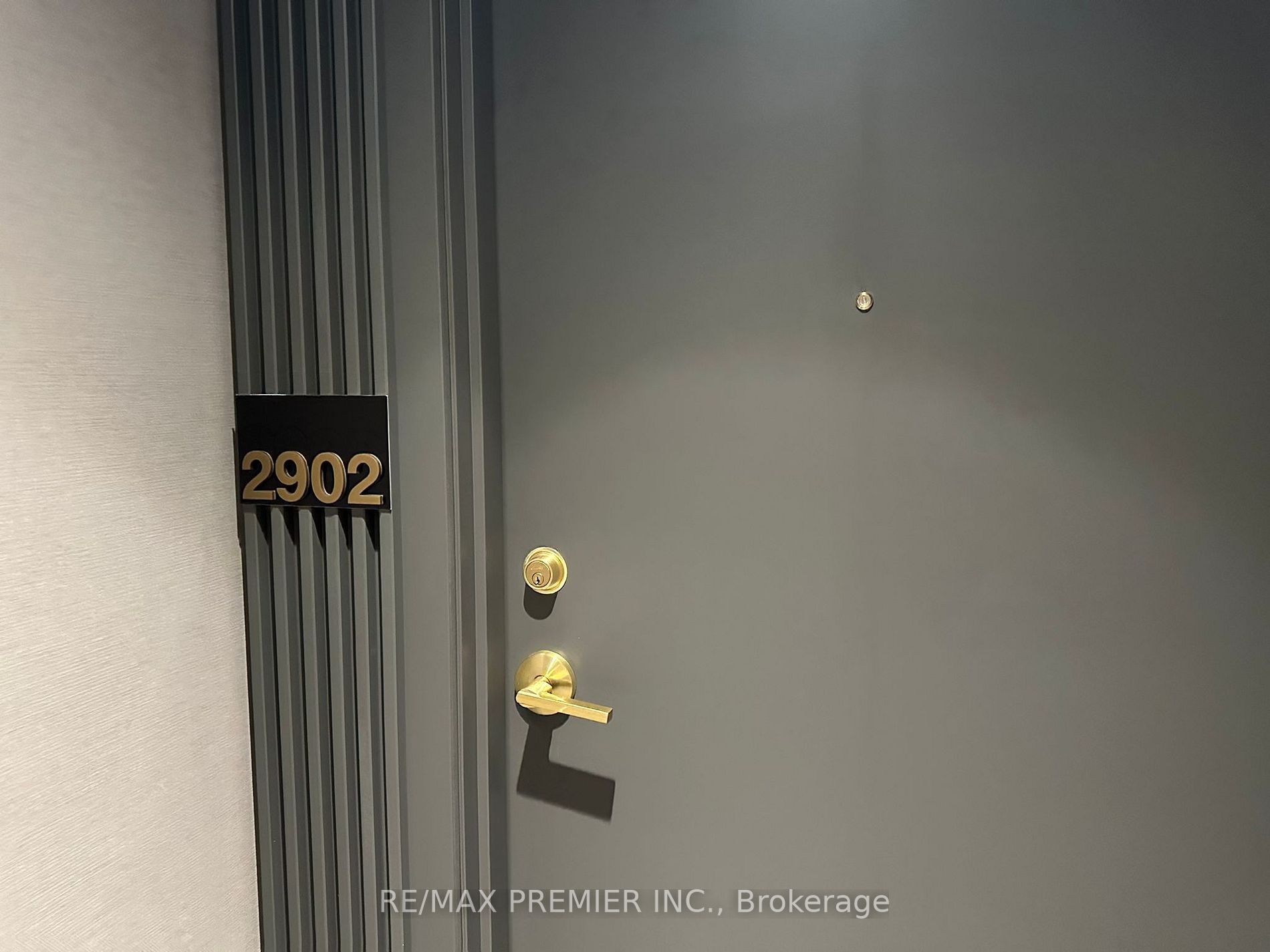 950 Portage Pkwy, #2902