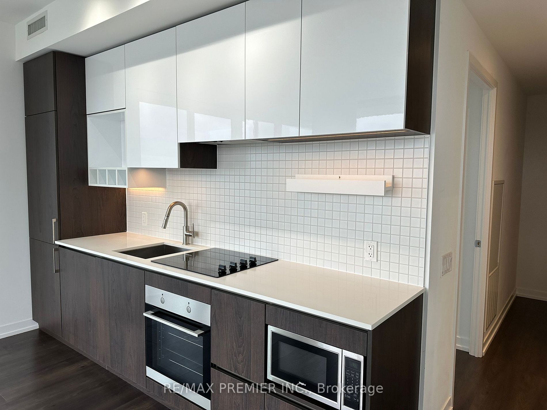 950 Portage Pkwy, #2902